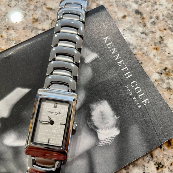 Kenneth Cole Watch - Picture 3 of 6